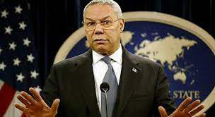Morto per Covid Colin Powell, l’ex segretario di Stato: all’Onu agitò la “provetta” di Saddam