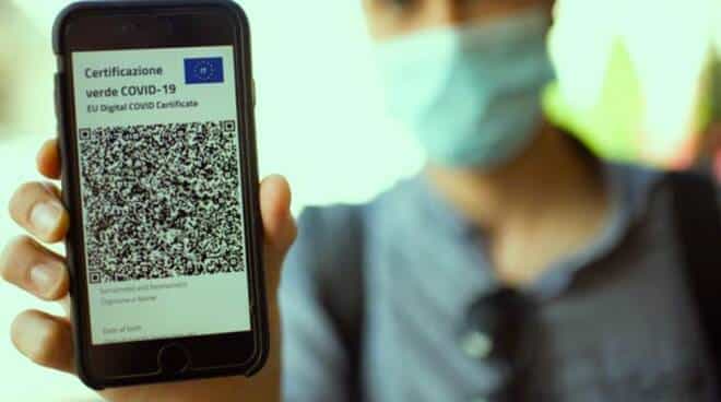 Green Pass: ecco le sanzioni e le penalizzazioni in vigore da oggi