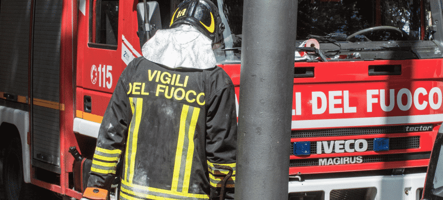 Aereo precipitato a Milano su una palazzina: 8 le vittime coinvolte