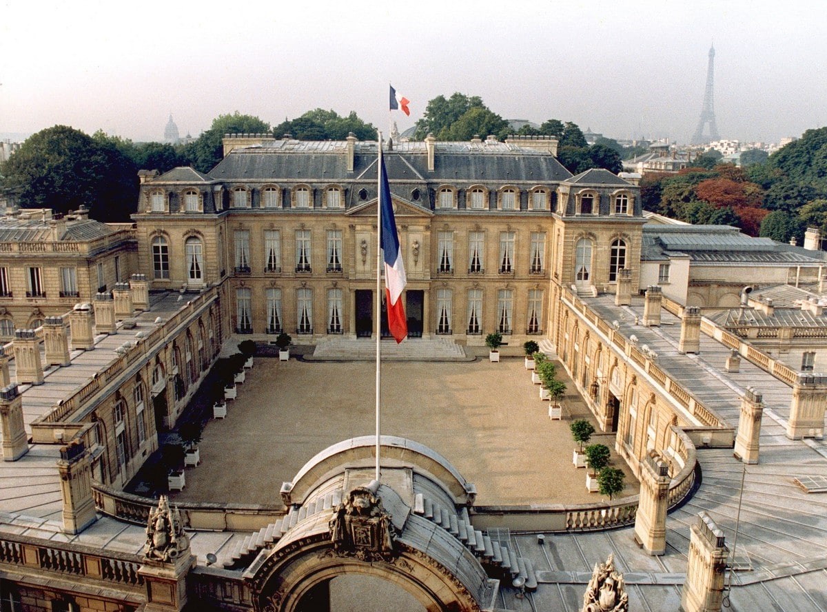Francia, sventato un colpo di Stato di ex militari: arrestato il leader