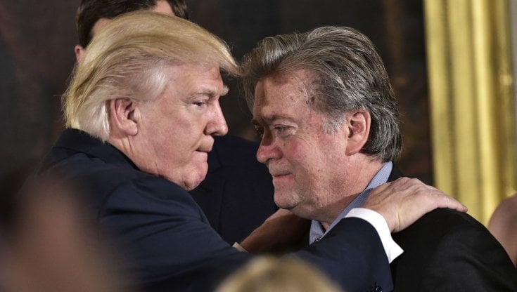 Assalto a Capitol Hill: arrestato Steve Bannon, l’ex stratega di Donald Trump si è consegnato all’Fbi