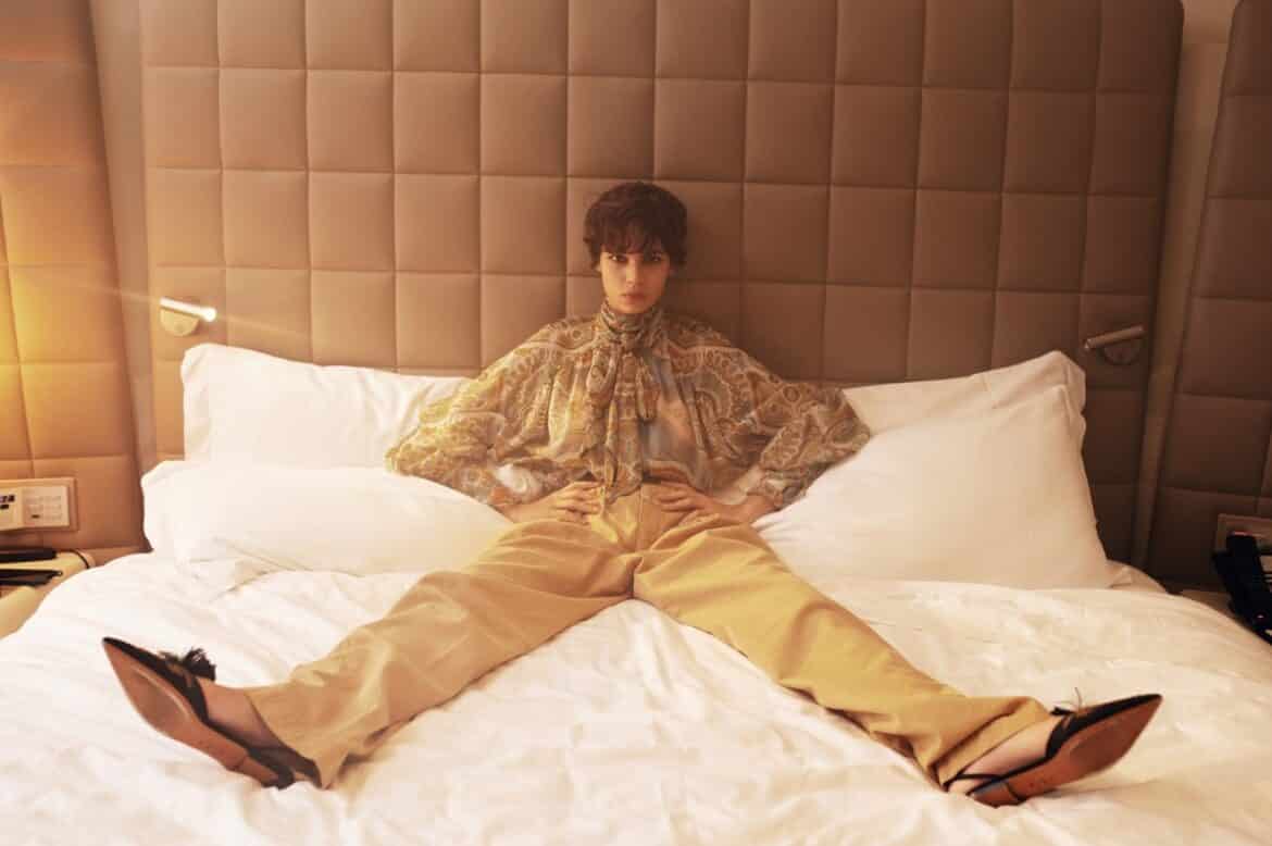 Etro lancia le camicie genderless con lo stilista Harris Reed