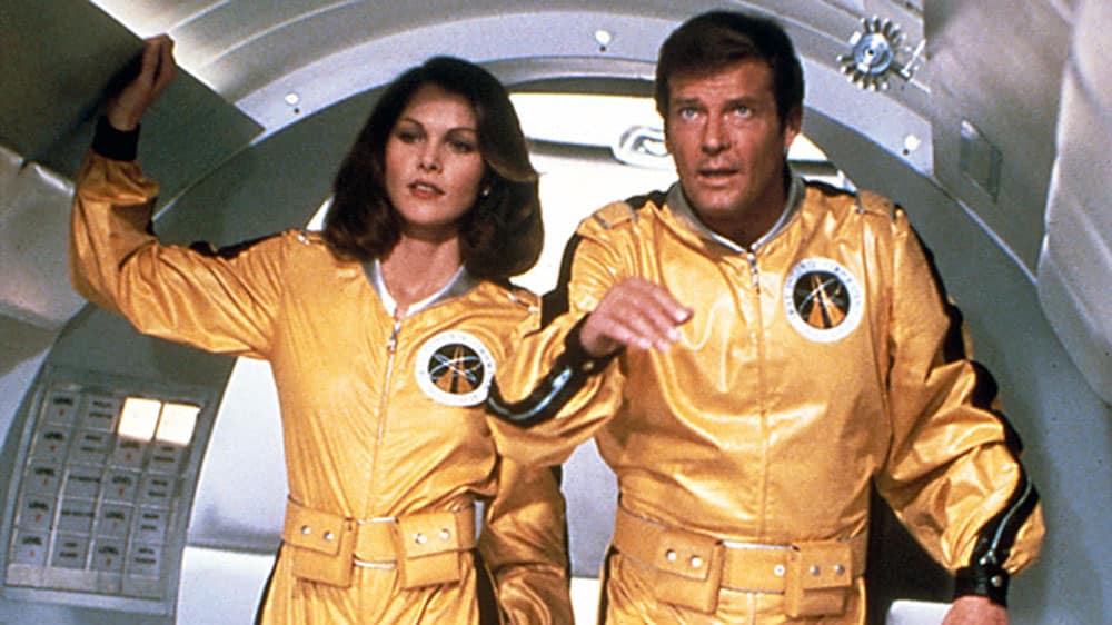 “Moonraker – Operazione spazio”: stasera in tv il quarto capitolo della saga di James Bond con Roger Moore