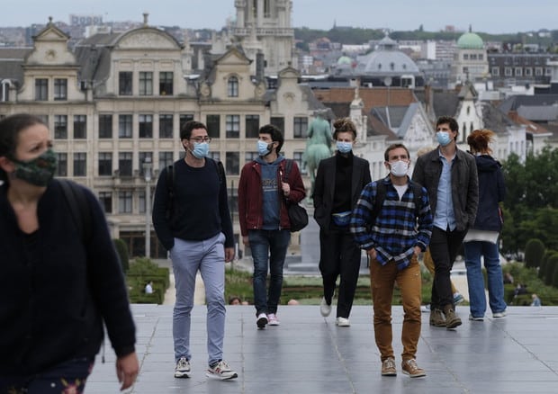 Covid, dopo l’Olanda e l’Austria ora tocca al Belgio: preoccupa la quarta ondata
