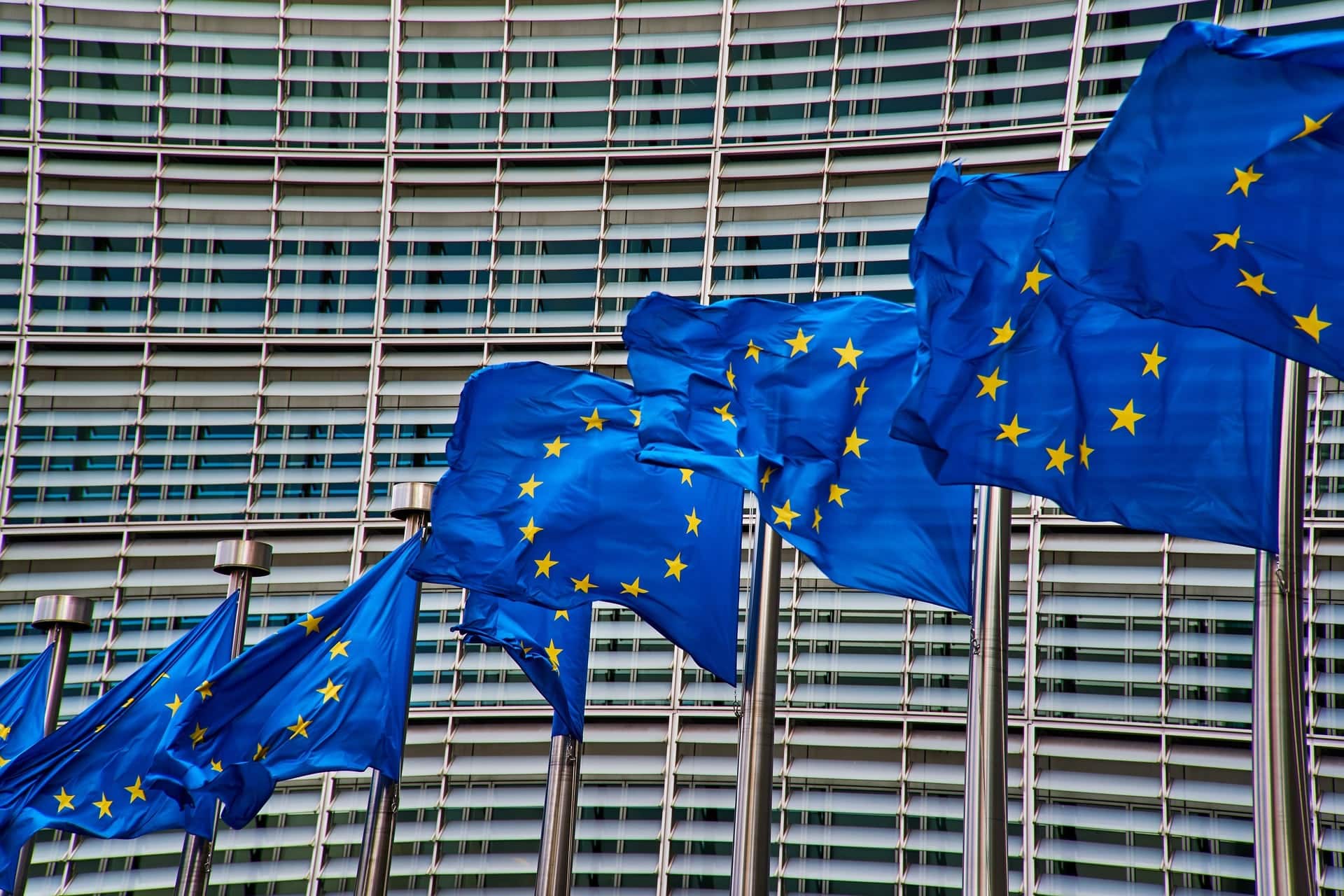 Ue, evitare per la comunicazione inclusiva la parola Natale