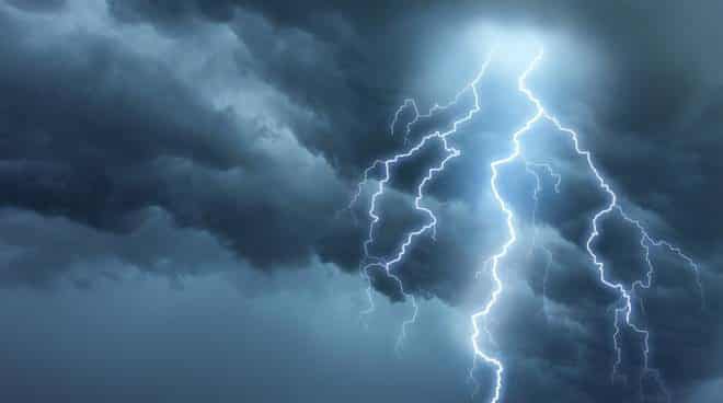 Maltempo, dal 3 novembre arriva il ciclone Poppea: freddo e temporali