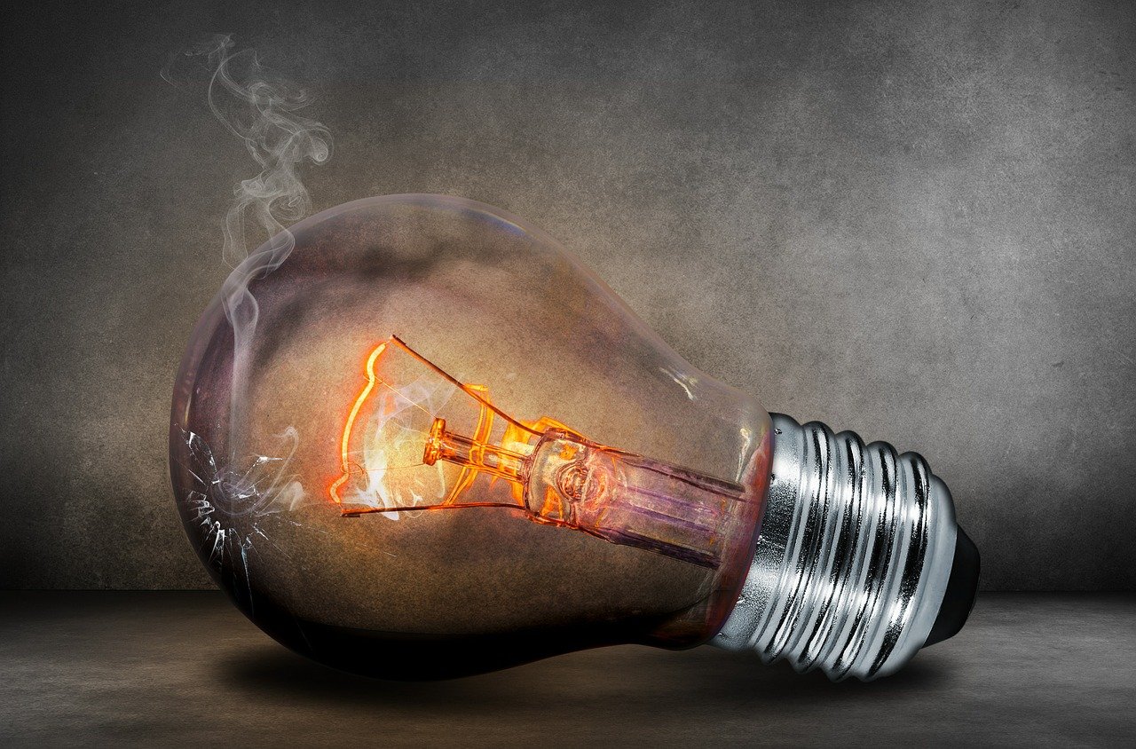 Energia elettrica: è davvero possibile risparmiare sulla luce grazie al mercato libero? energie elettrica risparmiare sulla bolletta
