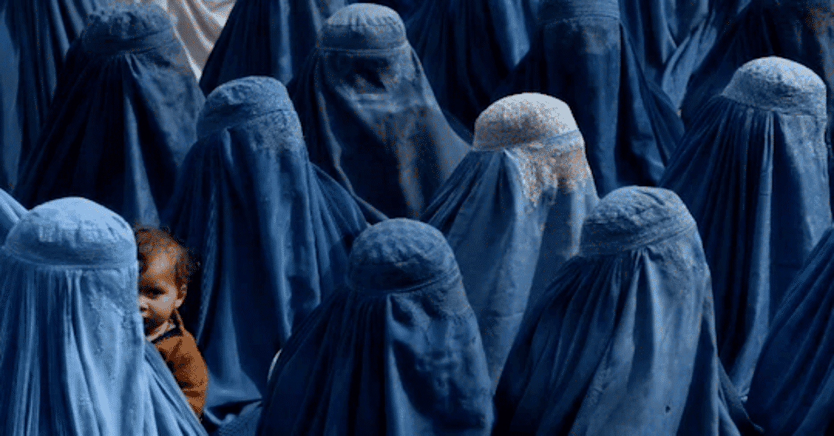 Afghanistan, stop alle attrici e giornaliste senza hijab