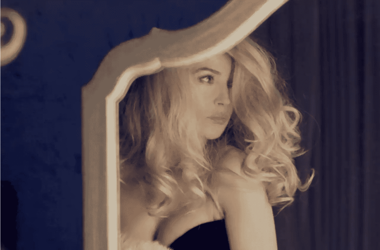 Monica Bellucci è la leggendaria Anita Ekberg in The Girl