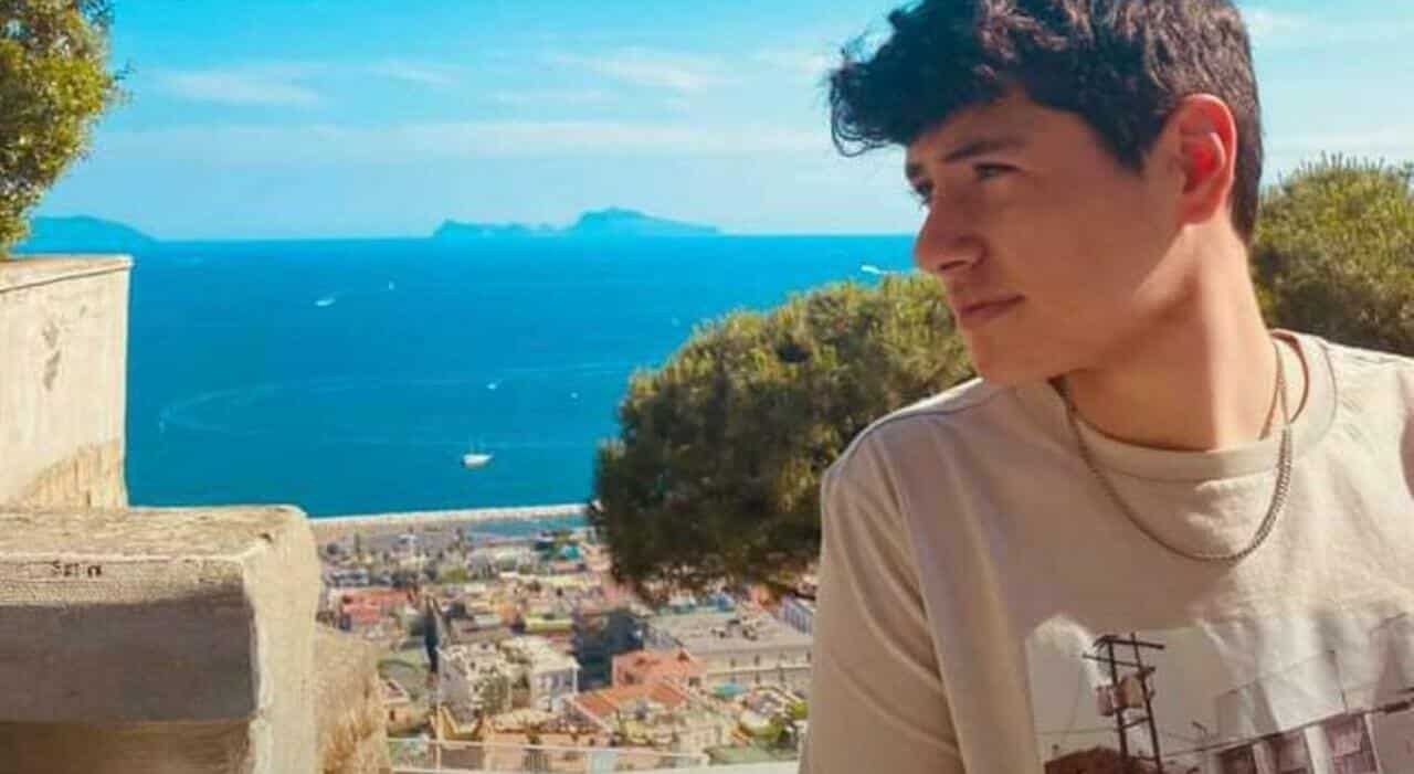 Napoli, Luca muore a 15 anni dopo il pranzo con il sushi in un ristorante al Vomero