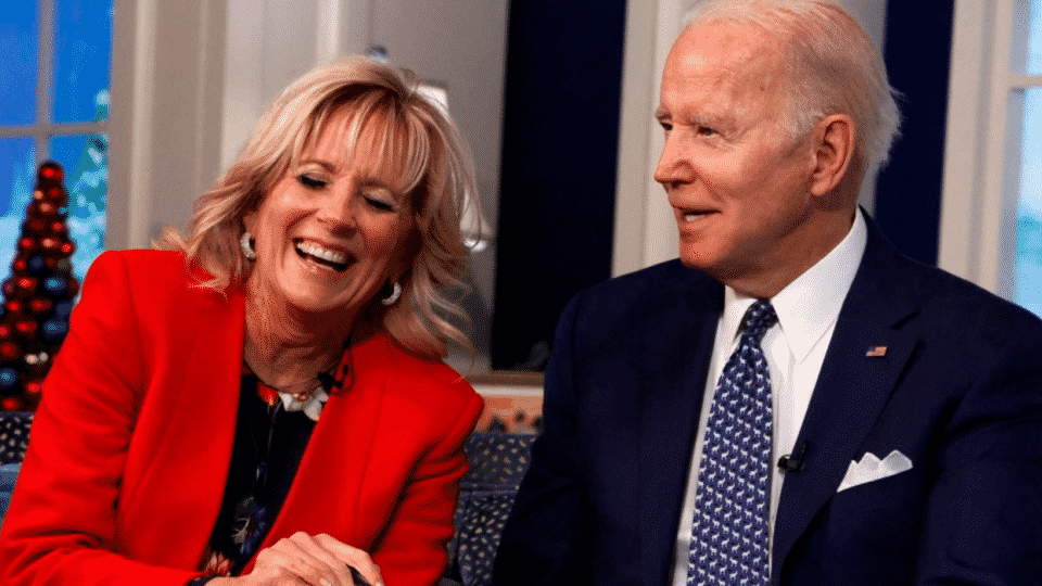 Biden insultato in codice durante una telefonata in diretta di Natale: ecco cosa è successo