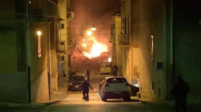 Ravanusa, esplode un tubo e crollano più edifici: almeno 12 i dispersi