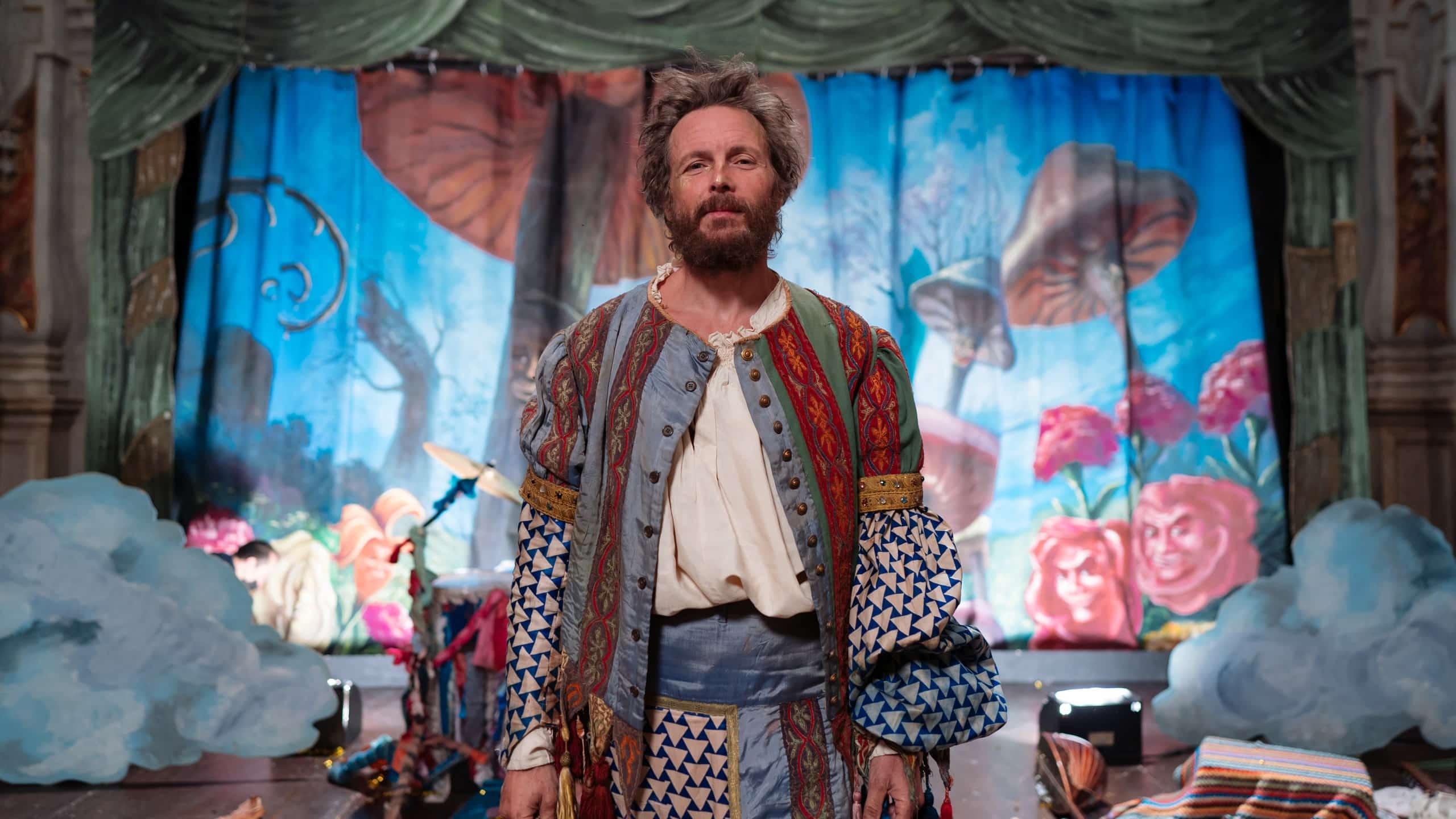 Jovanotti promuove il nuovo singolo con la frutta di stagione Jovanotti
