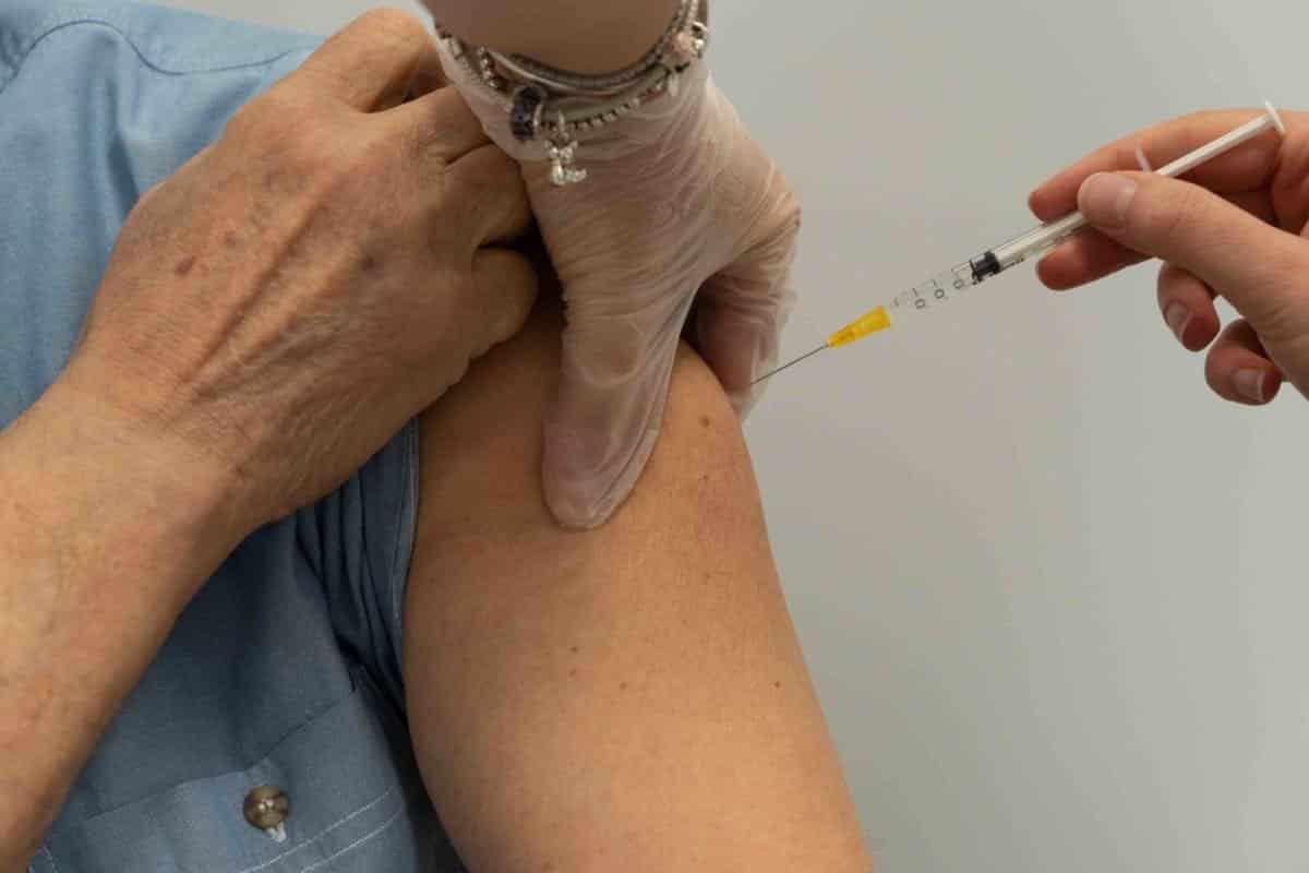 Coronavirus, per uscire dalla pandemia non bastano i booster