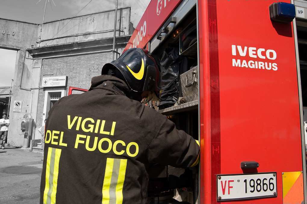 Foggia, incendio nel campo nomadi: morti due bambini