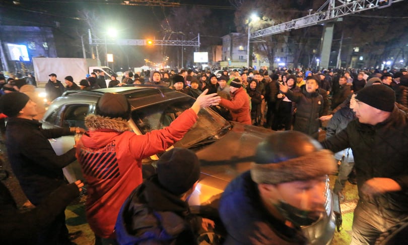 Kazakistan, il presidente scioglie il governo dopo proteste