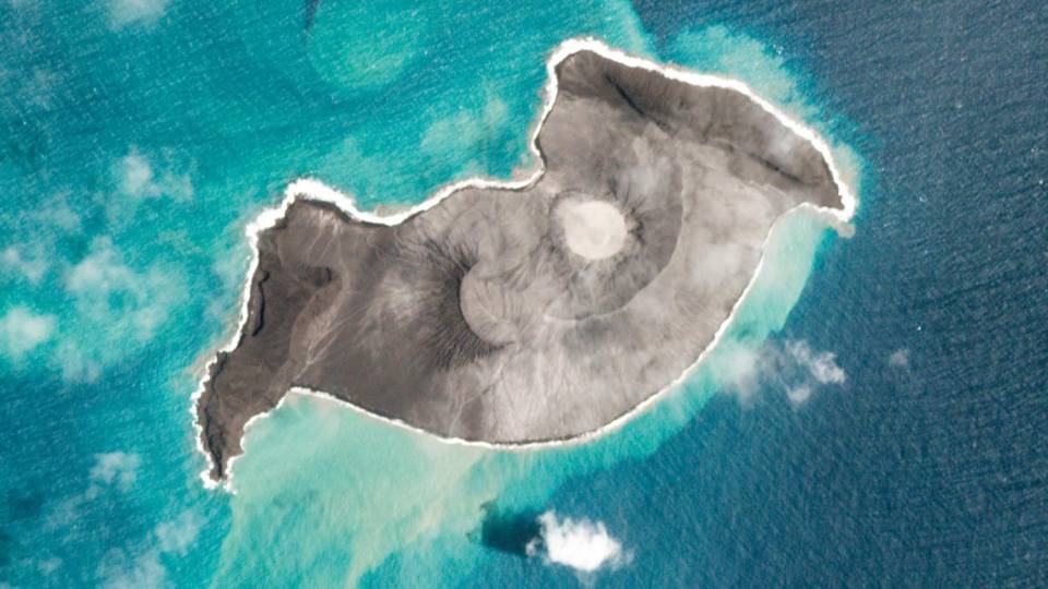 Isole Tonga: comunicazioni interrotte per almeno un altro mese