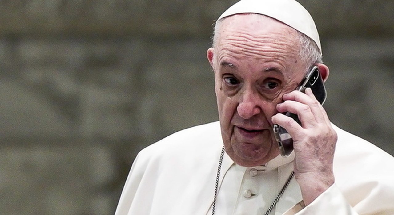 “Sostenete i figli gay”: ennesima frase divisoria di Papa Francesco