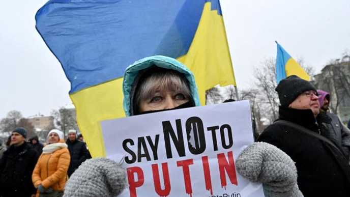 Attacco hacker a Kiev: “Mosca vuole il pretesto per invadere l’Ucraina”