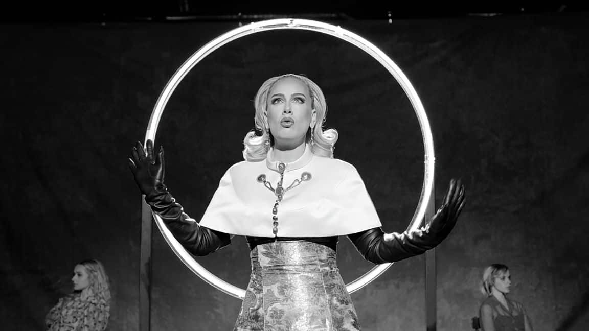 “Oh my god”, il nuovo singolo di Adele tra energia e seduzione "Oh My God" il nuovo singolo di Adele