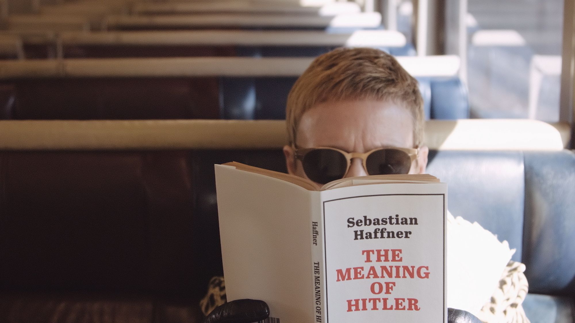 “Il Senso Di Hitler”, nel film di Epperleinee e Tucker un’indagine alternativa e rivoluzionaria sul Fuhrer Il senso di Hitler, da oggi nelle sale il film dedicato all'influenza attuale del Fuhrer