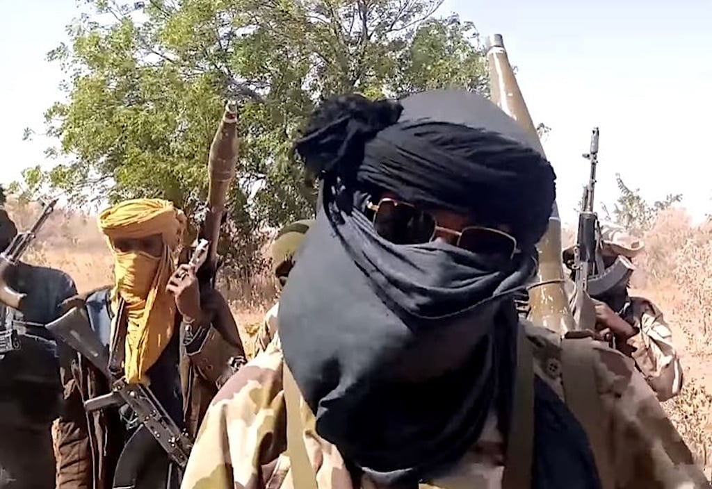 Rapimenti e violenze in Nigeria: gruppi di banditi attaccano i villaggi, almeno 200 morti