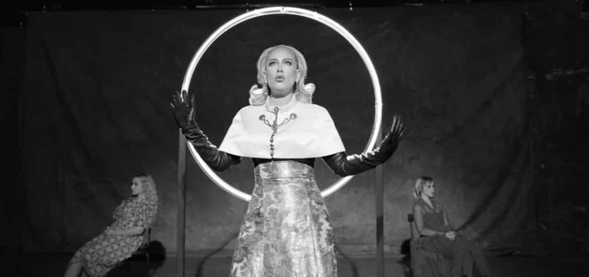 Adele pubblica il video di “Oh My God” dal suo nuovo e attesissimo album 30