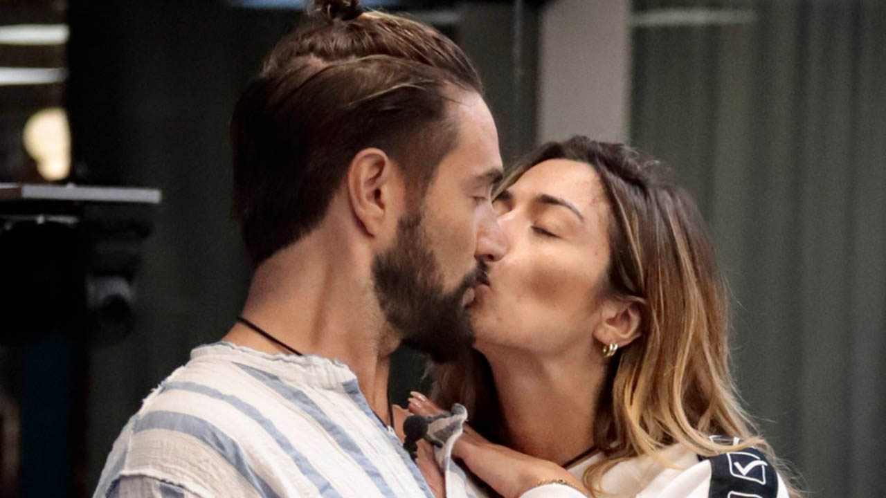 Soleil Sorge svela il contenuto della lettera per Alex Belli: “È innamorato di me”