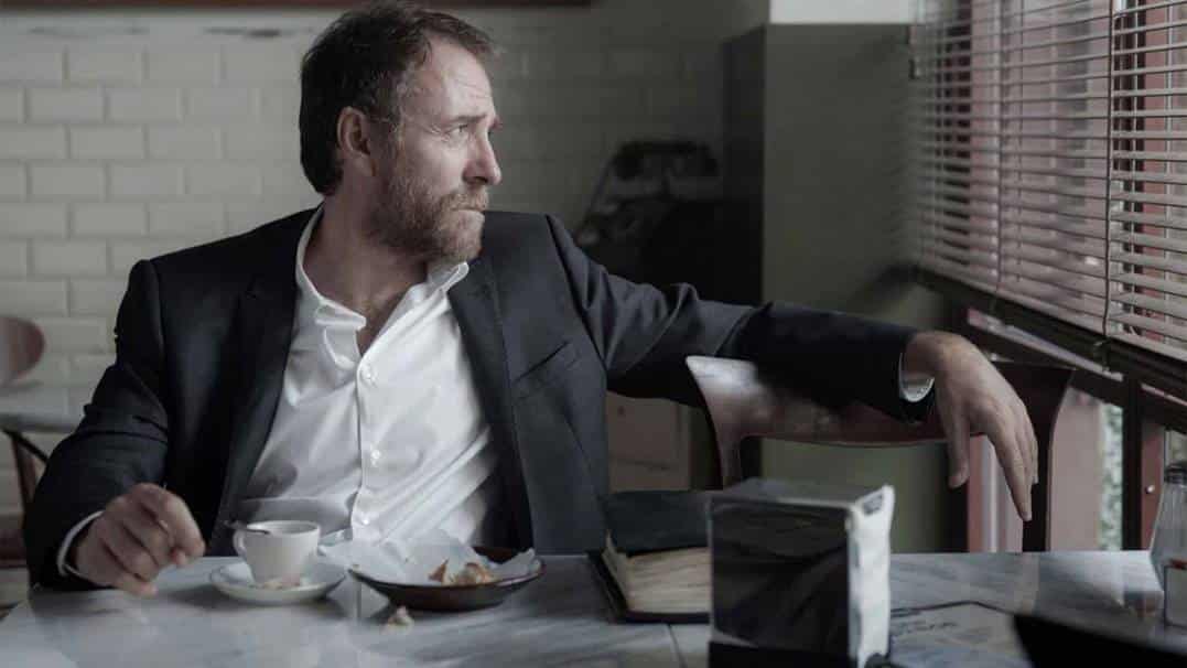 “The Place” stasera in prima tv un cinico e freddo Mastandrea nel film di Paolo Genovese The Place, stasera in prima tv il film di Paolo Genovese