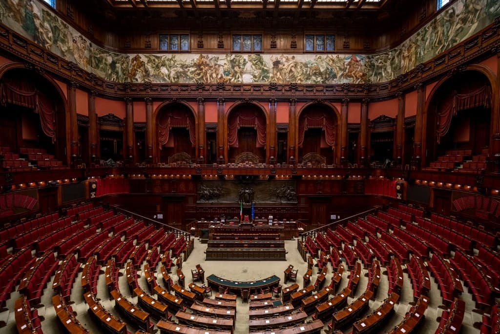 Quirinale: il rappresentante dell’unità nazionale votato da parlamentari divisi