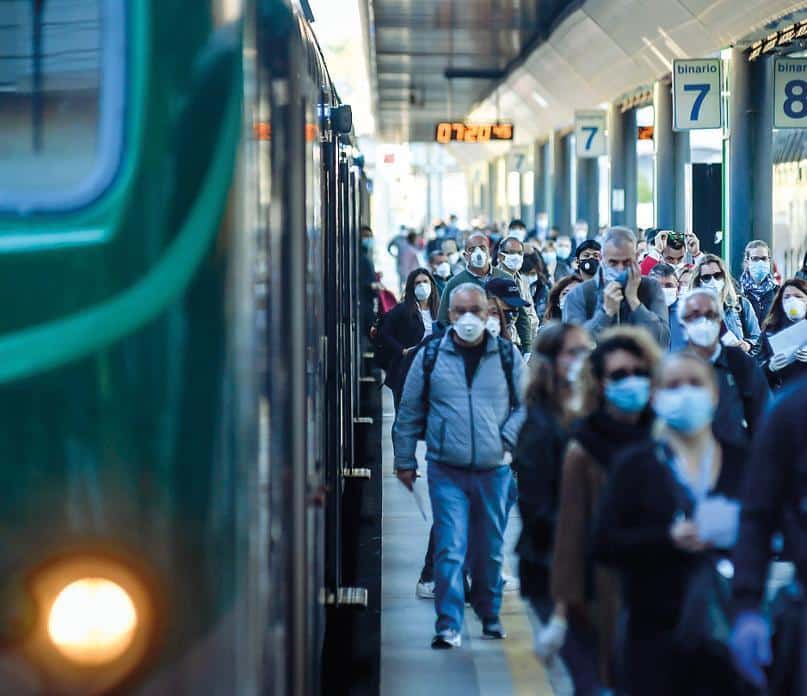 Cyber attacco alle Ferrovie dello stato: bloccate le biglietterie e i servizi self service nelle stazioni Aumento dei contagi: fermi decine di treni