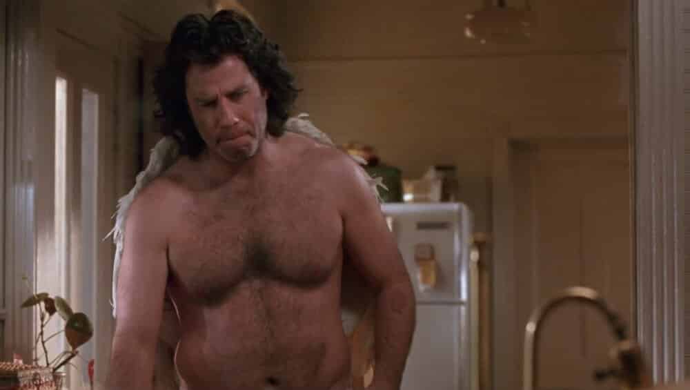 “Michael”, l’angelo che balla come John Travolta stasera in tv