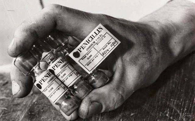 12 Febbraio 1941, la Penicillina viene testata per la prima volta su di un paziente 12 Febbraio 1941 Penicillina_web