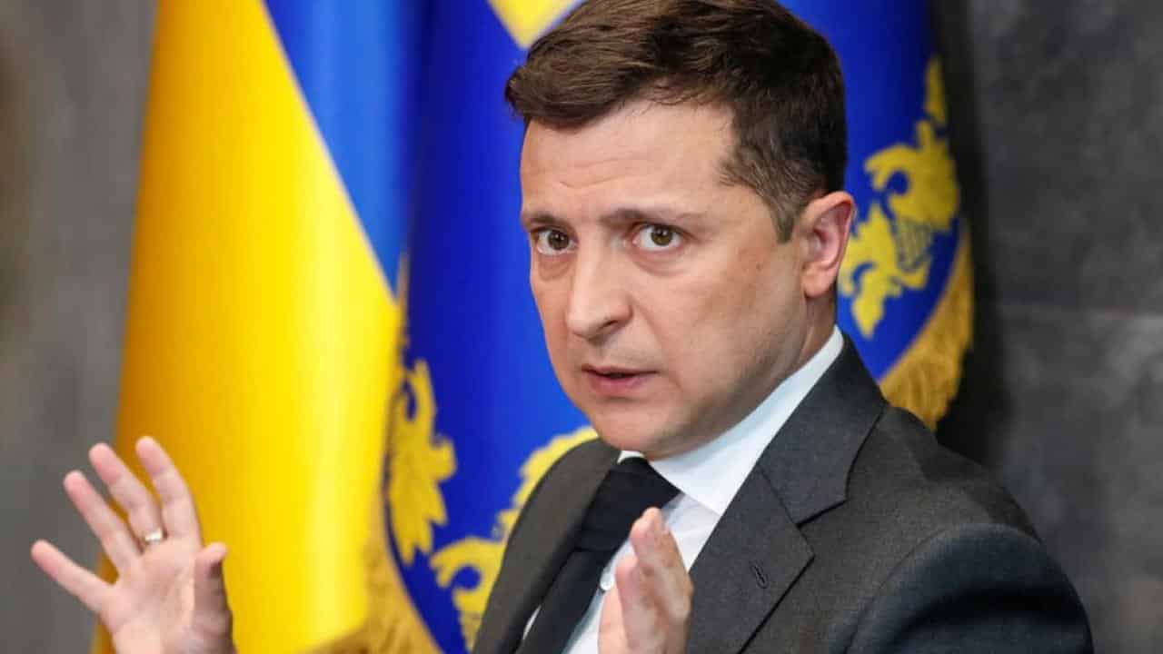 Ucraina, Zelensky: “Sì ai negoziati con Mosca, ma non in Bielorussia”