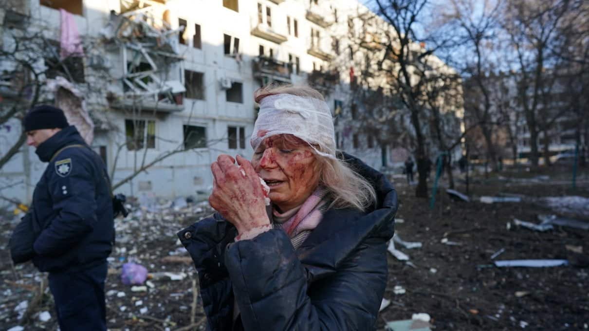 DIRETTA Ucraina: “Oggi sarà il giorno più difficile”, missili su Kiev e bombardamenti