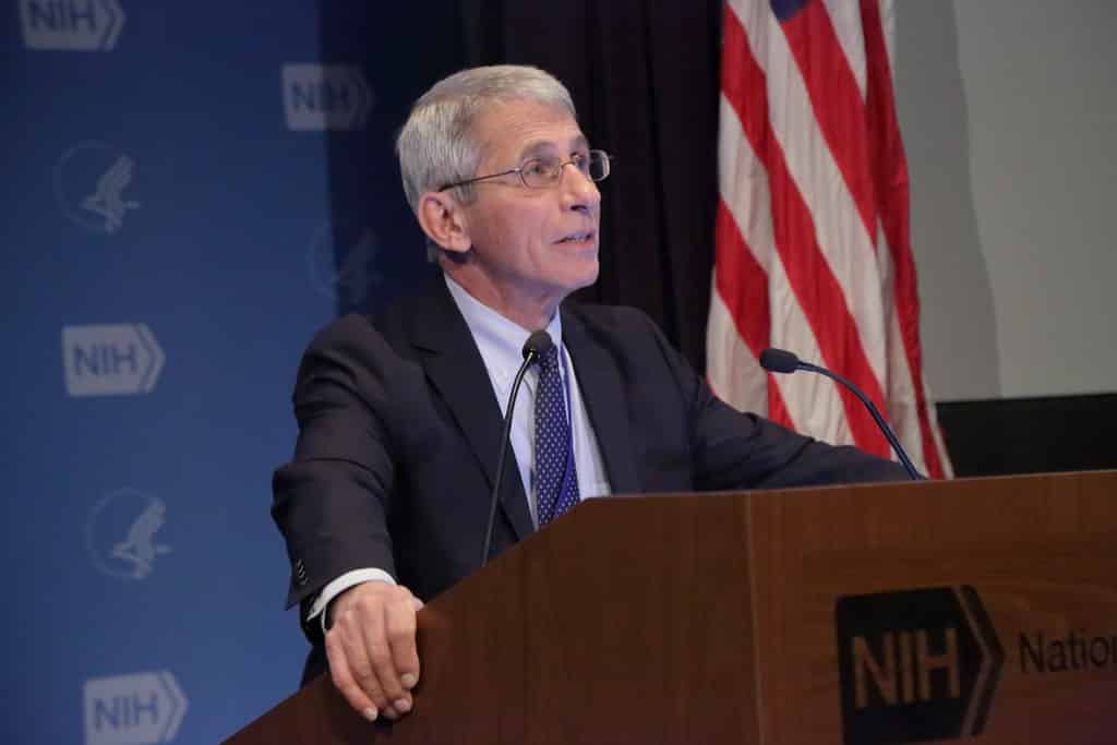 L’immunologo Fauci: “A breve le restrizioni faranno parte del passato”