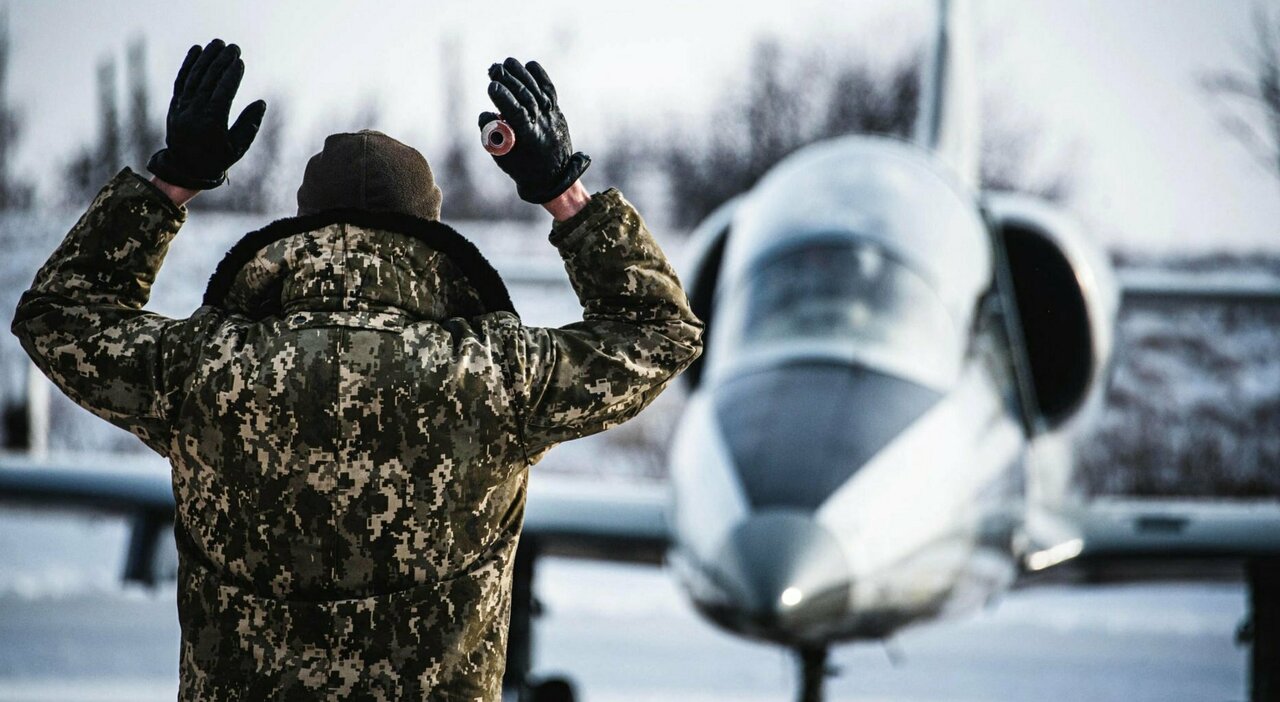 Duemila gli italiani in Ucraina, l’appello della Farnesina: “Andate via”