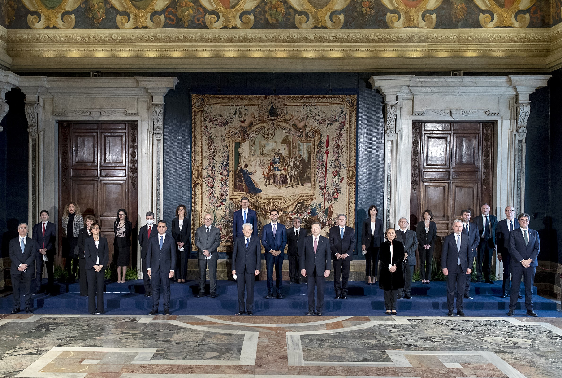 Politica: quante squallide figure che attraversano il Paese