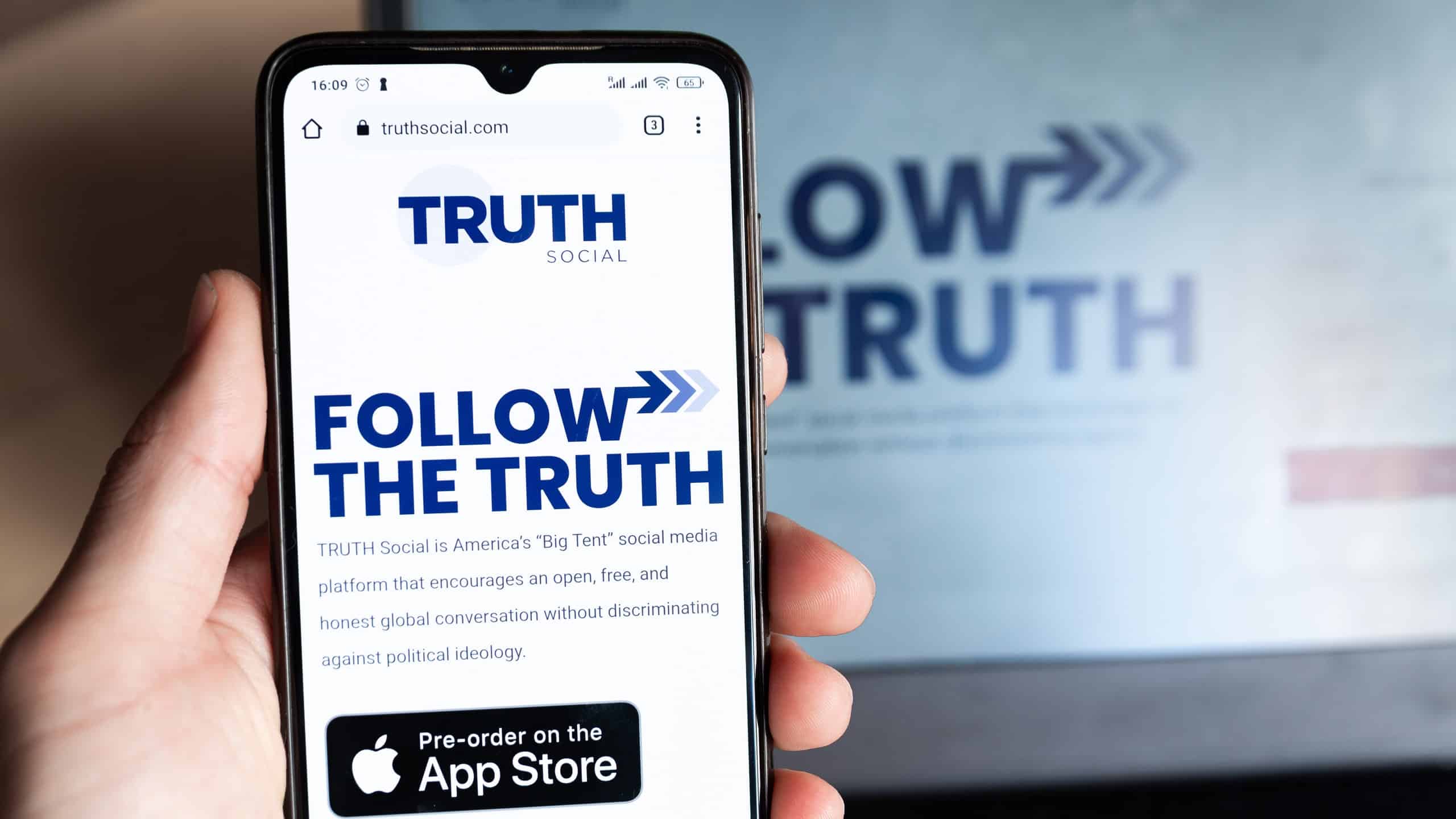 “Truth” è il nuovo social network lanciato dall’ex presidente Donald Trump