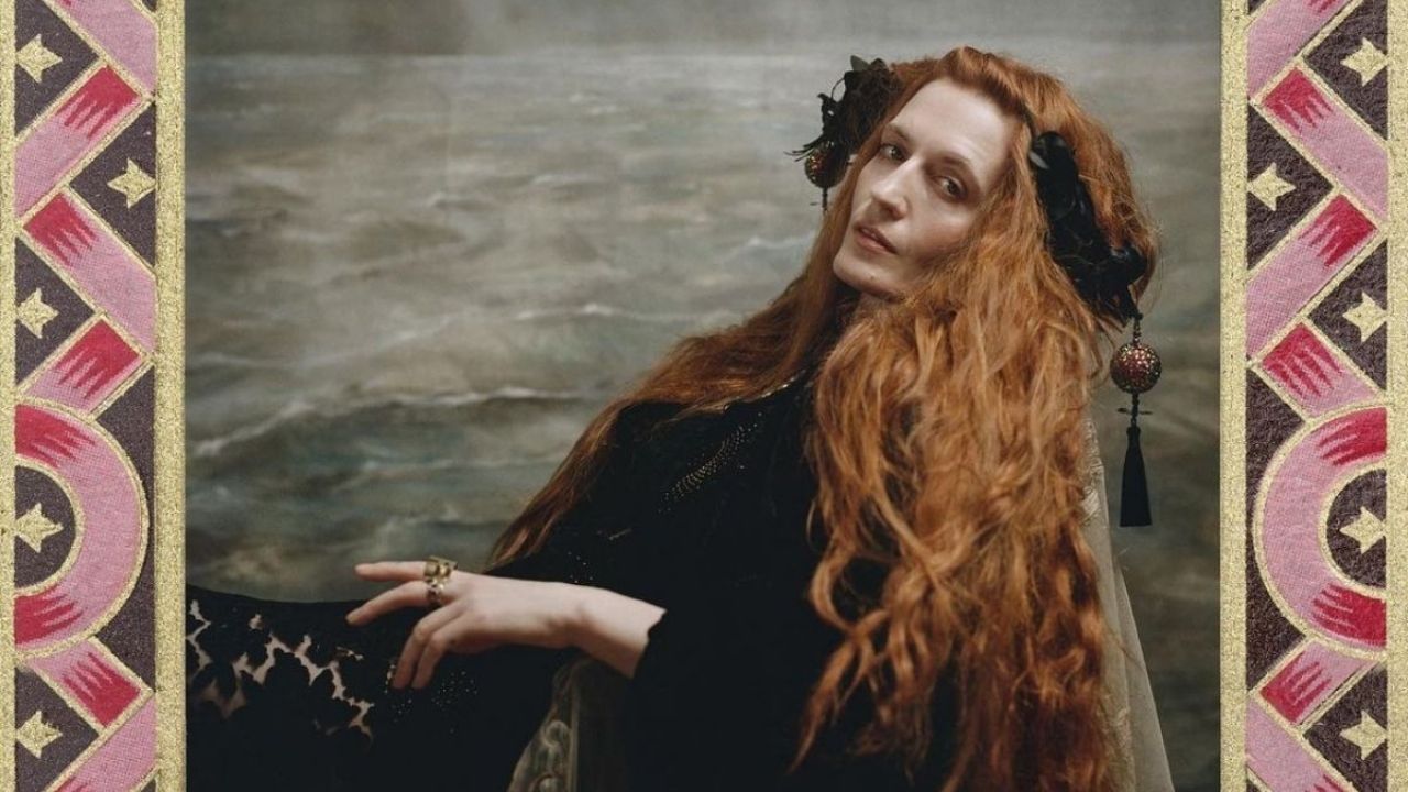 King, il nuovo brano di Florence + The Machine: la femminilità narrata in un testo da pelle d’oca