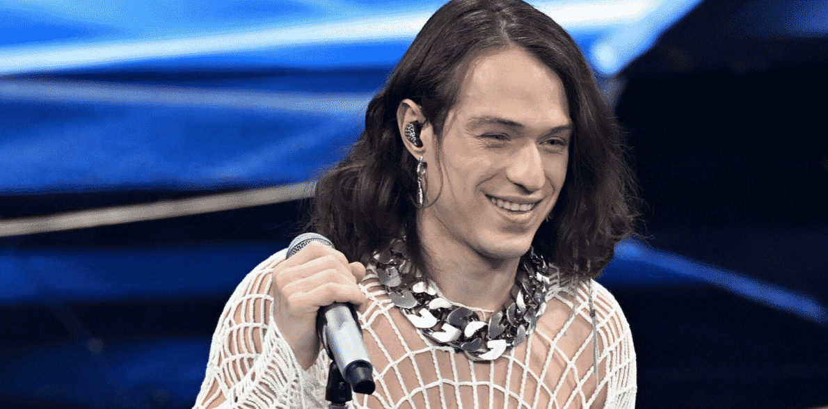 Gli uomini brillano in tutti i sensi al festival di Sanremo 2022, ecco i gioielli e gli abiti indossati