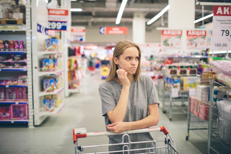 Aumenteranno i prezzi nei discount e nei supermercati: l’effetto domino del caro energia