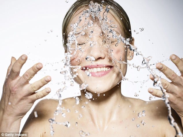 Giornata Mondiale dell’Acqua: ecco la beauty-routine a impatto zero