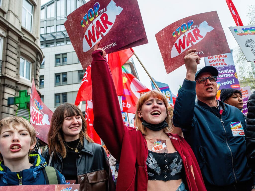 FAR: arriva il movimento femminista anti-guerra