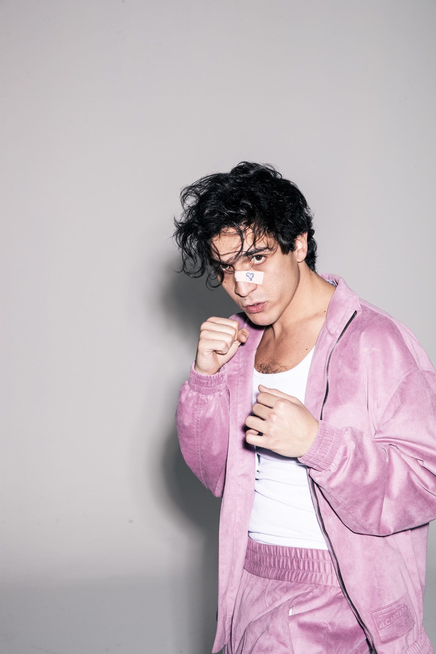 Tananai attiva HITLINE: un numero attivo in cui il cantante condividerà estratti del suo quotidiano Tananai Hitline - Credits: Ufficio stampa WORDS FOR YOU