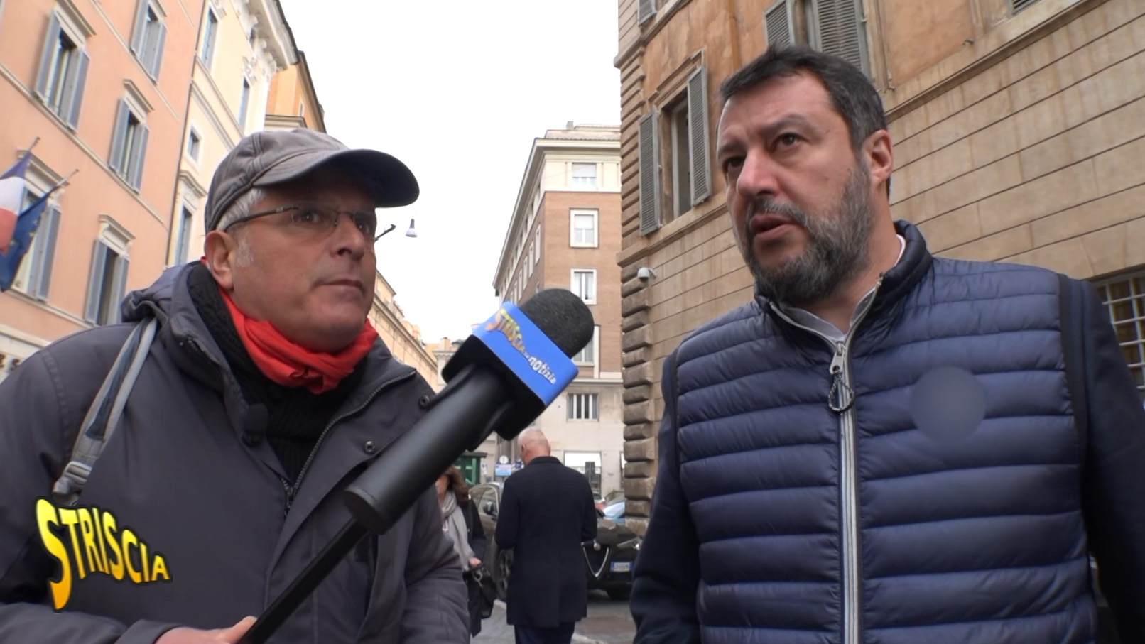 Enrico Lucci indaga sulla crisi Russia-Ucraina e il Tapiro d’Oro per Antonio Di Bella: stasera a Striscia la Notizia Enrico Lucci - Ufficio Stampa Striscia la Notizia