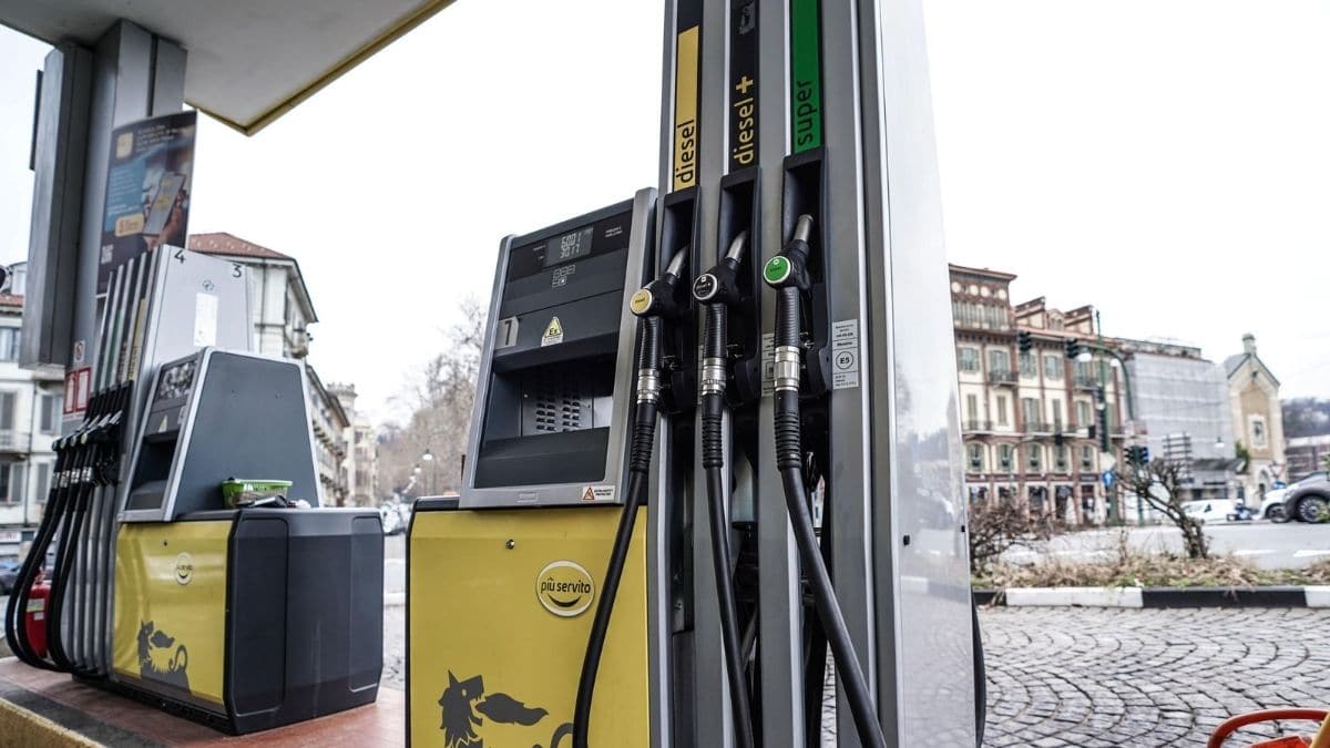 Carburante: i costi aumentano e l’autostrasporto tuona
