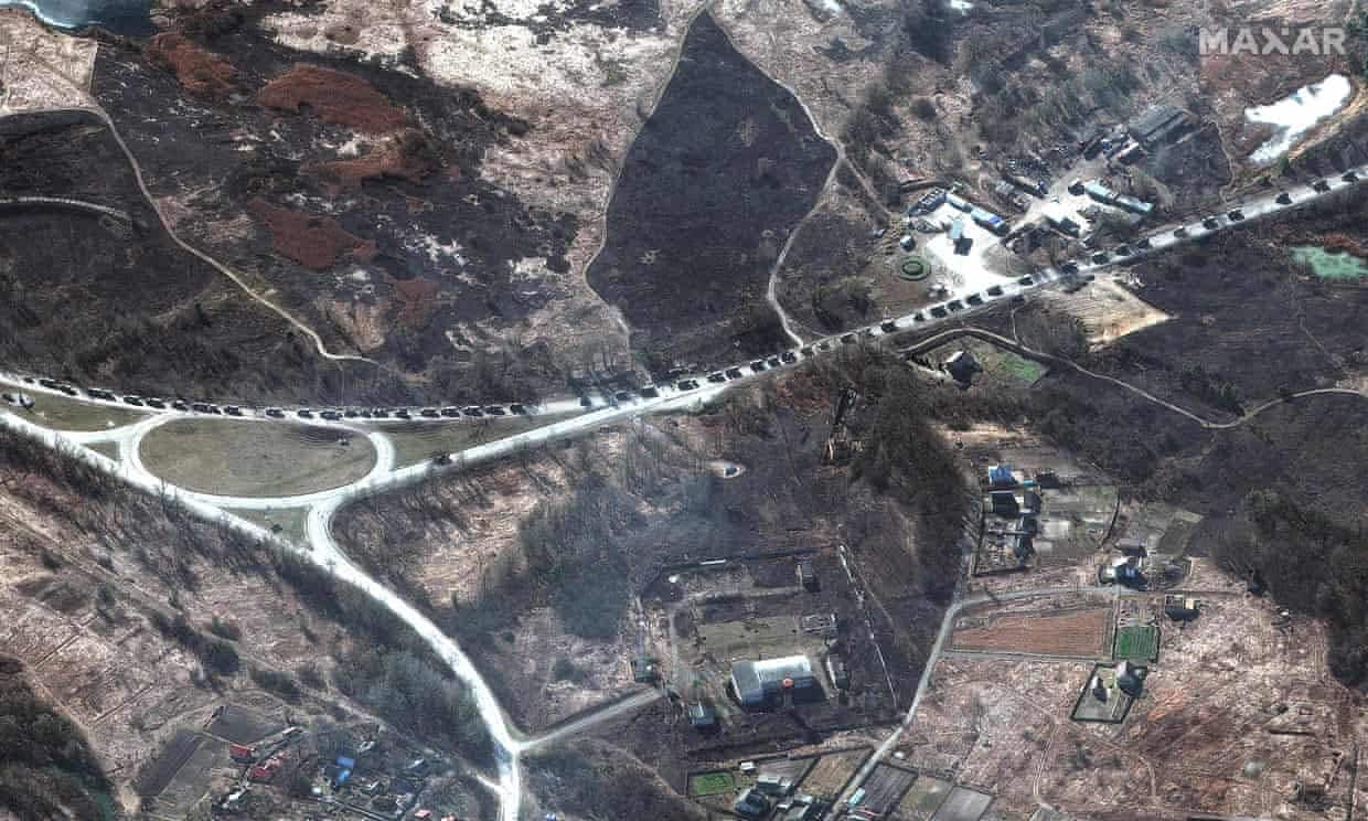 Ucraina: convoglio militare russo, lungo 60 km, avanza verso Kiev