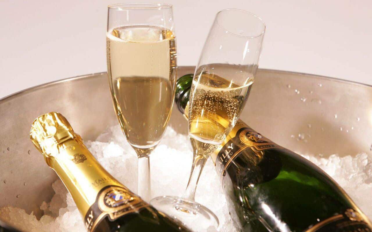 Champagne contaminato con ecstasy: allerta anche in Italia