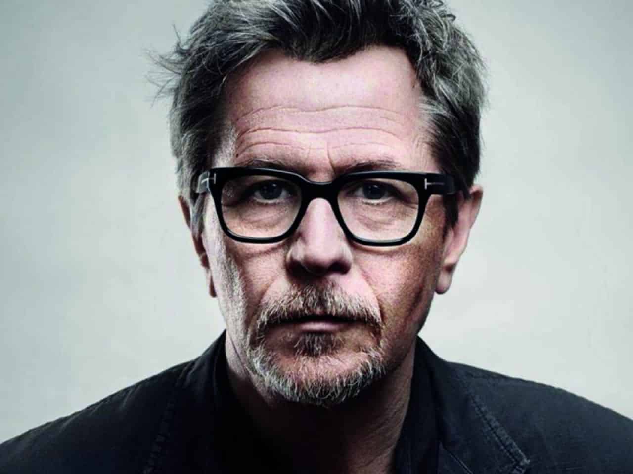 Gary Oldman: l’attore british per eccellenza Copyright https://cinema.everyeye.it/notizie/gary-oldman-camalentico-quattro-trasformazioni-incredibili-attore-447342.html